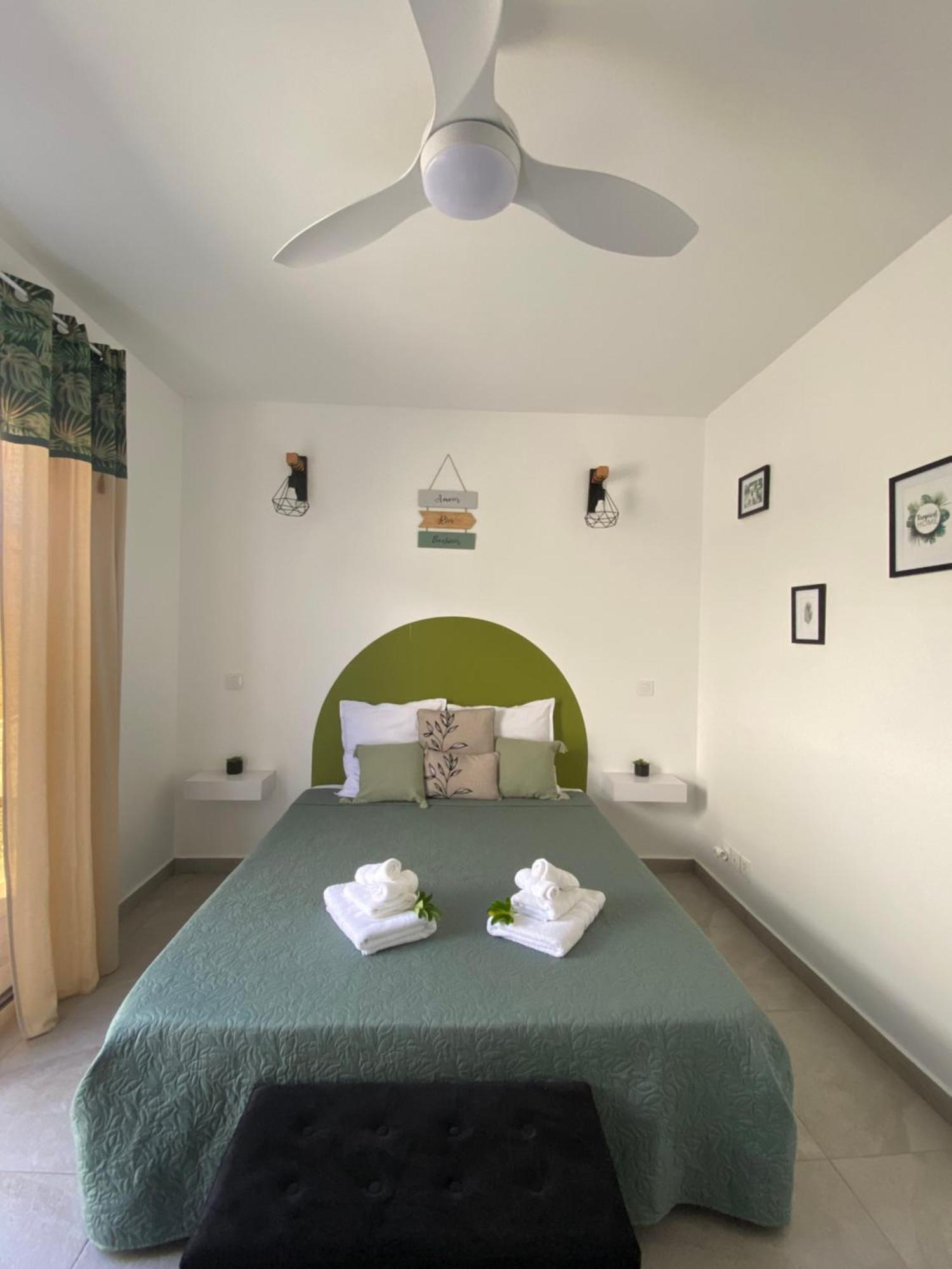 Villa Lanais Baie Mahault Eksteriør billede