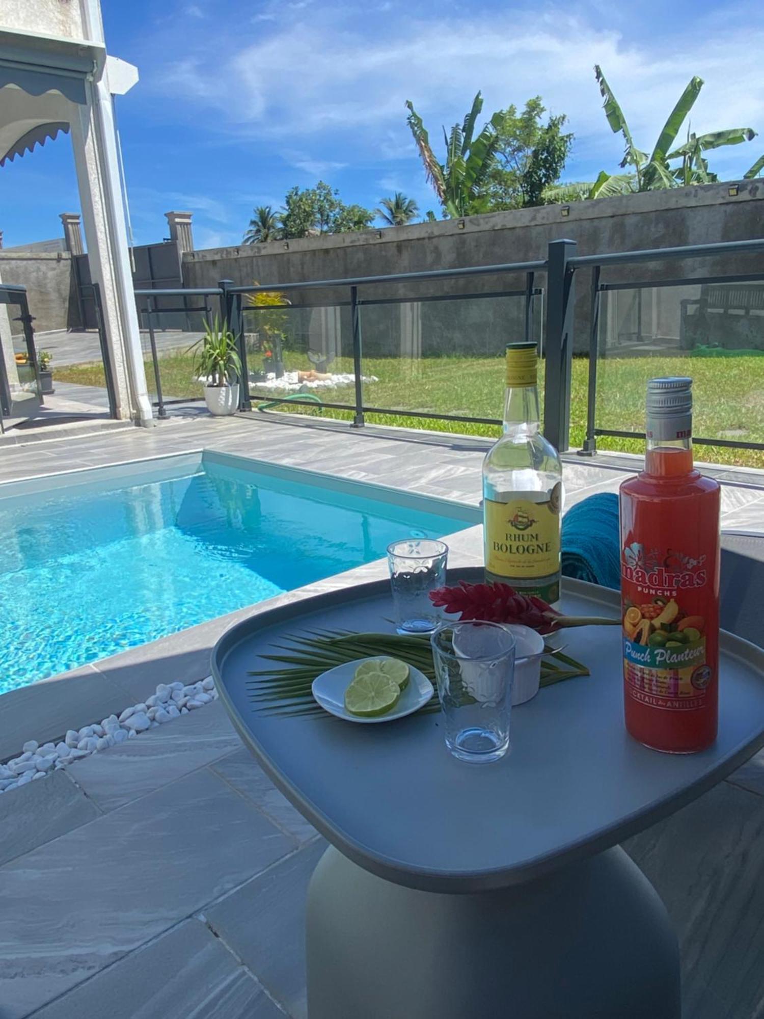 Villa Lanais Baie Mahault Eksteriør billede